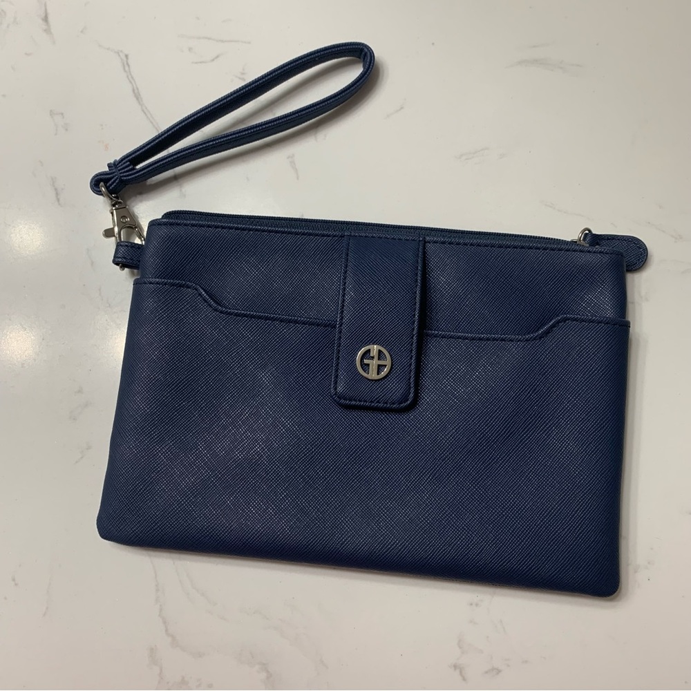 Gianni Bernini. Navy wristlet. Like new.